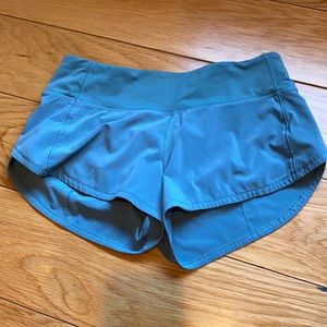 Lululemon Speed Short 2.5 in Teal Size 2